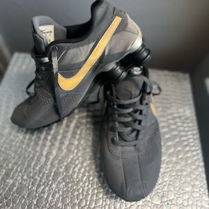 Nike grey & cream Nike shox size 7Y